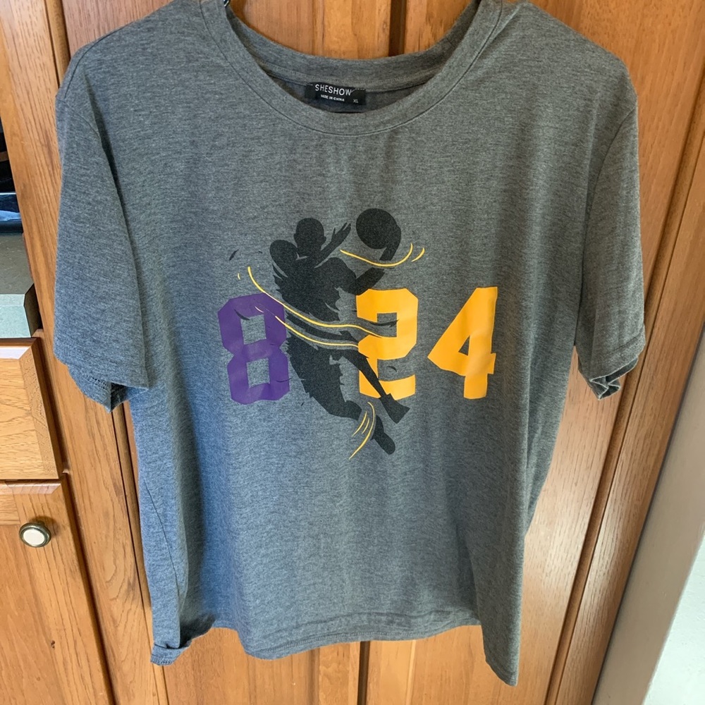 🔥KOBE BRYANT 8-24 tee shirt🔥